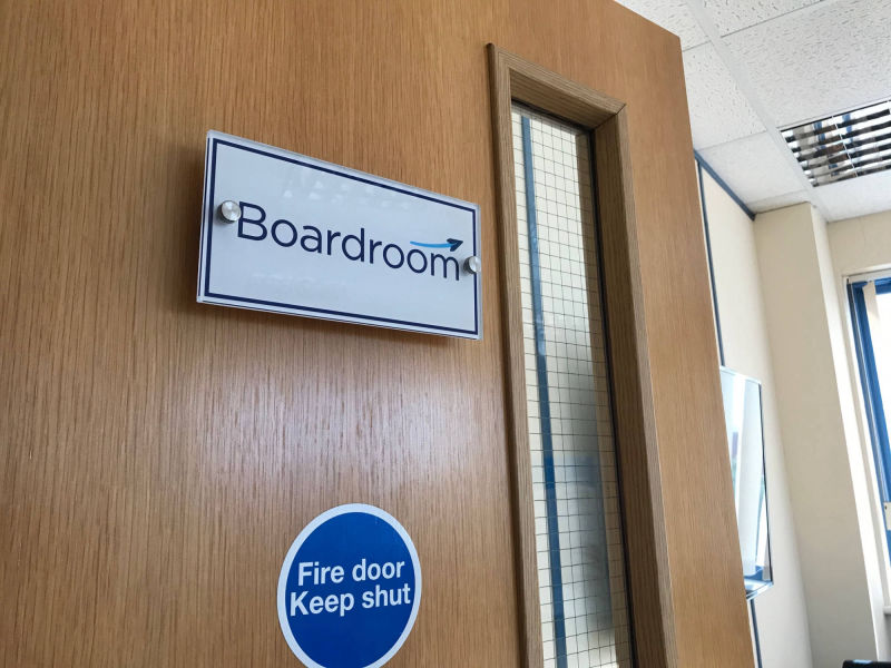 wayfinding toilet signage 