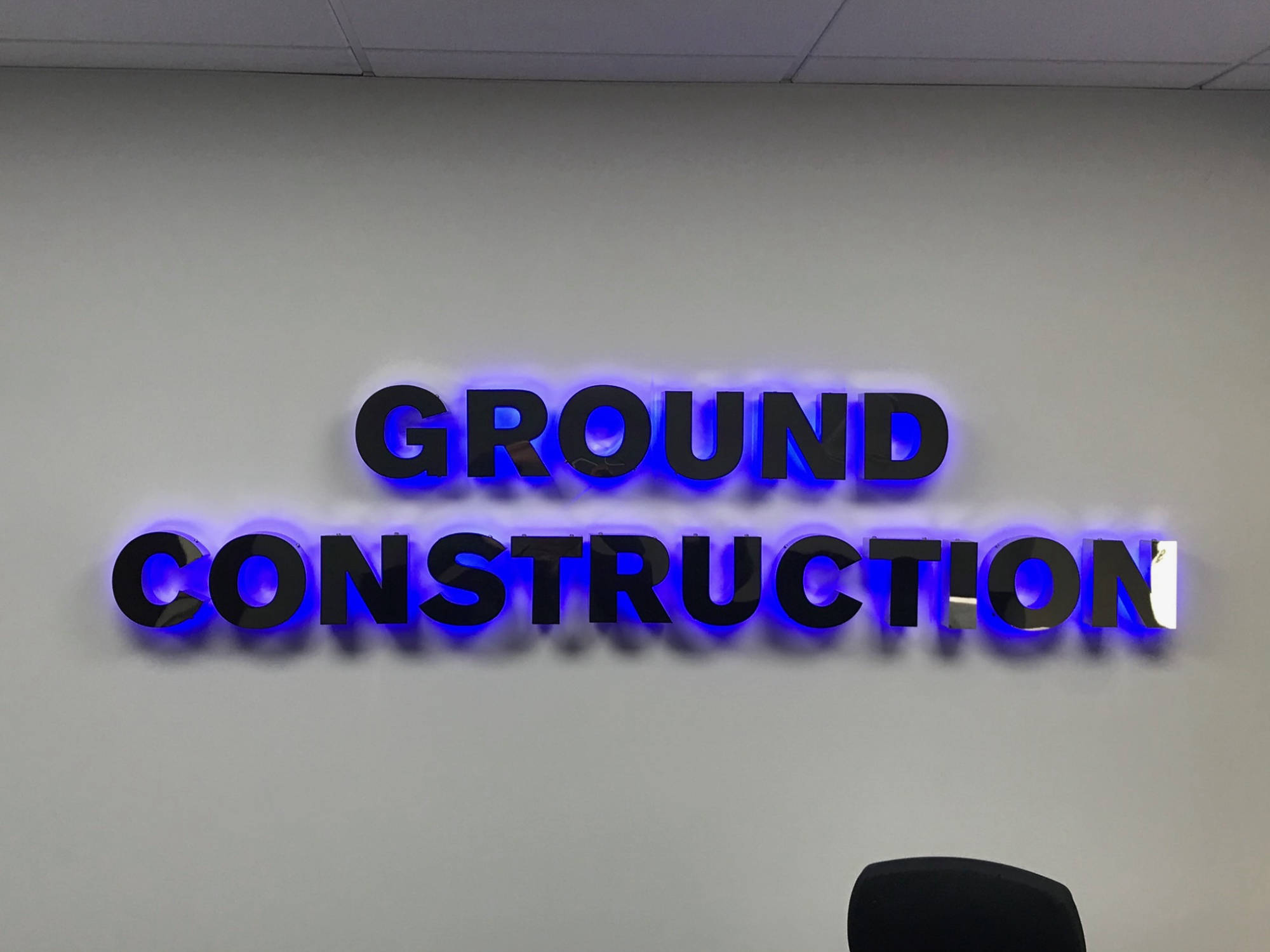 illuminated construction sign