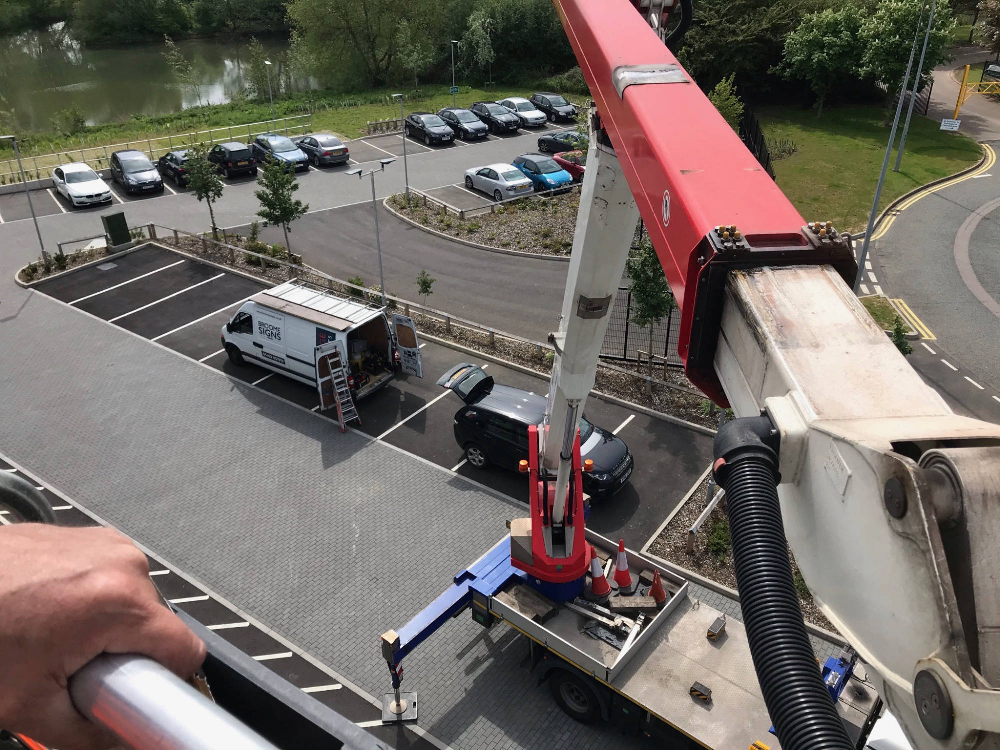 signage installation 