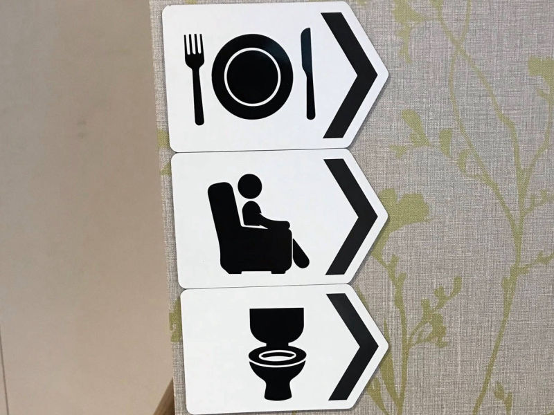 wayfinding toliet signage 